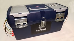 La Caja De Los Sentidos [The Box of Senses]