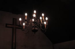 Keskiyön messu [Midnight Mass]