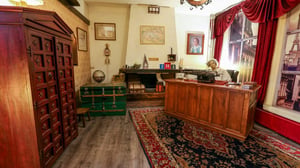 store/s/4fb9414e-2ba9-48ce-8df0-c3b2c6168073.jpg