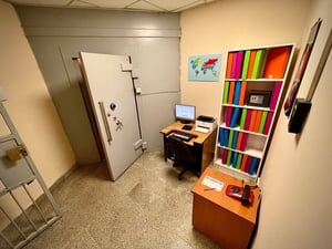 store/s/7f2124c7-4cf1-40de-b2bd-161e60216aea.jpg