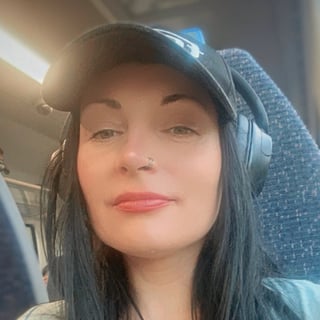 @danafoxx