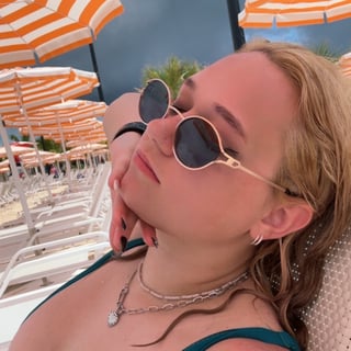 @v1ral