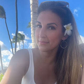 @itsdeb
