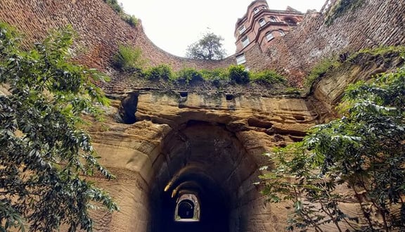 Tunnel to the Unknown [Outdoor]