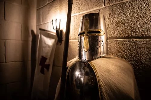 Les Derniers Templiers [The Last Templars]