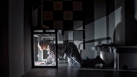 Gefängnis [Jail]