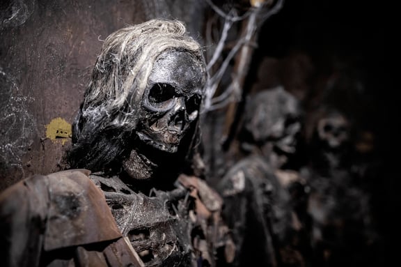 La Crypte [The Crypt]
