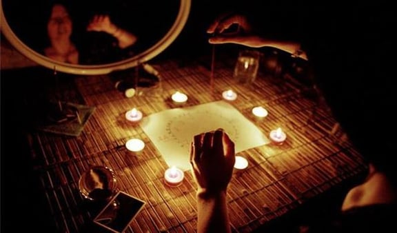Ouija, A Szellemidézés [Ouija, The Spirit Summoner]