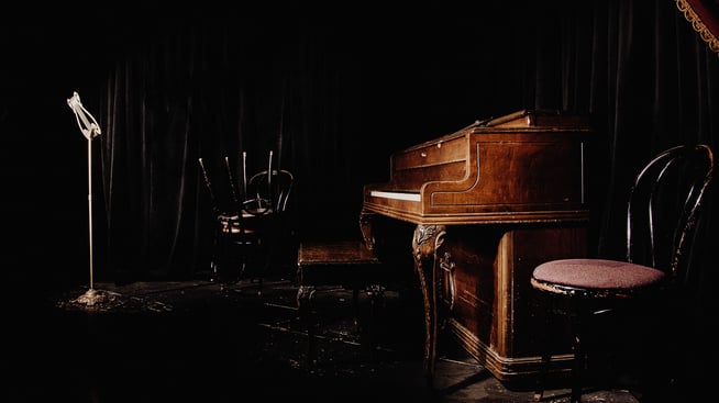Le Cabaret Piccadilly : Revisité [The Piccadilly Cabaret: Revisited]