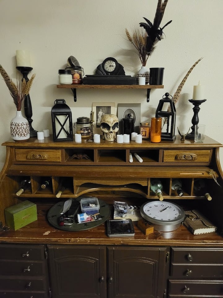 Main image for The Noble Escapes