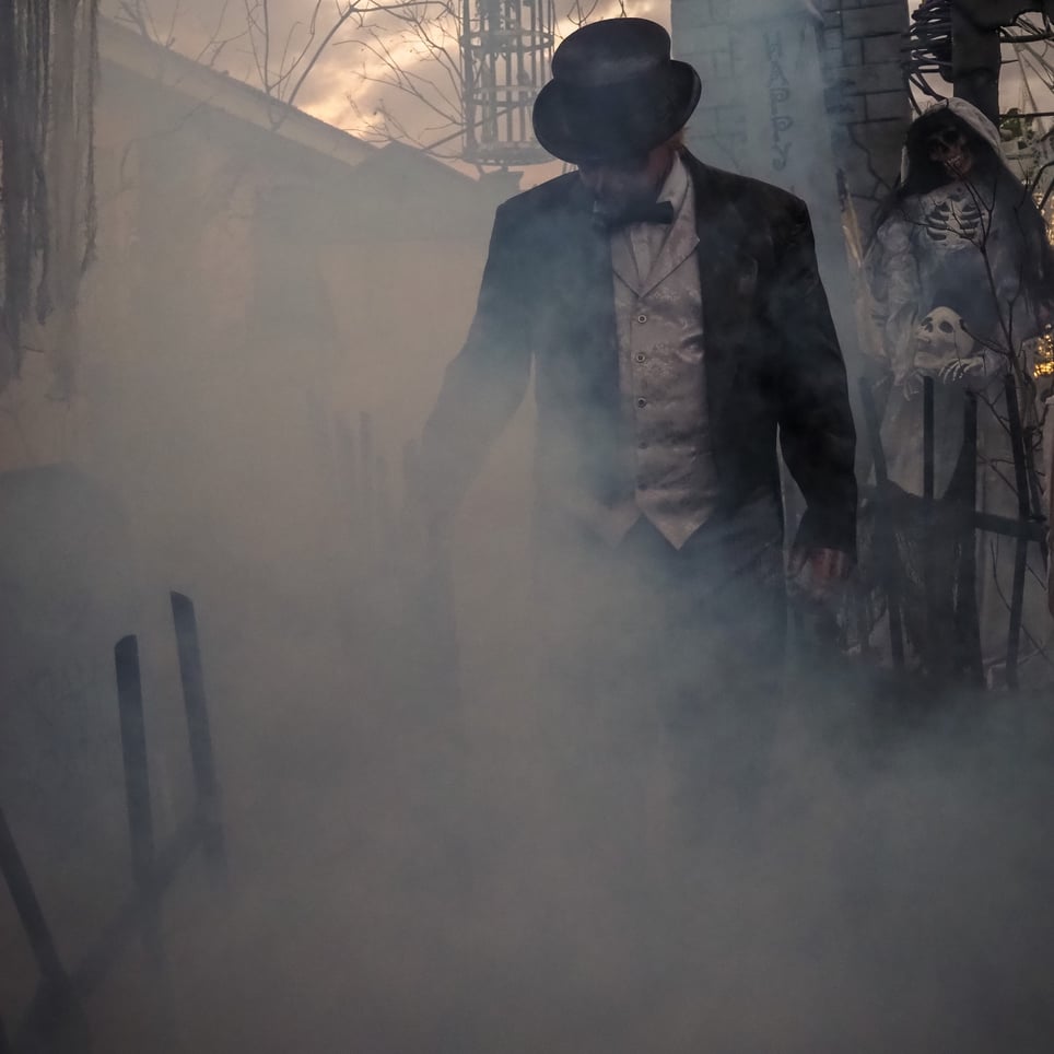 Spooky Alley Yard Haunt