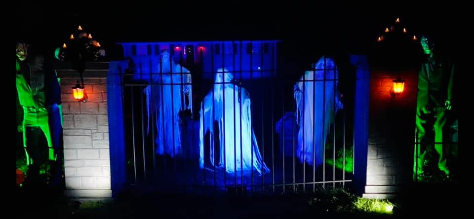 Roxbury Haunted Manor Yard Haunt