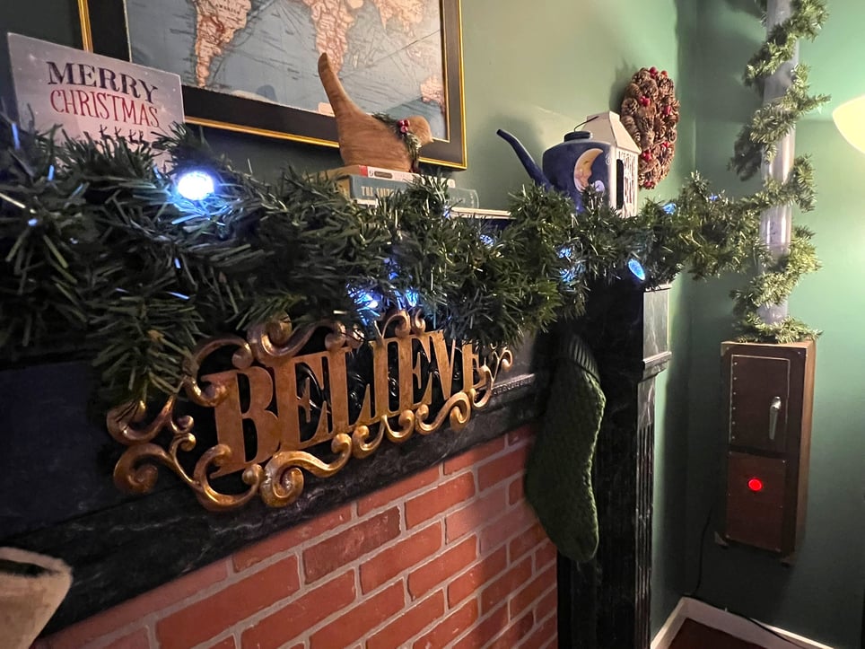 Finding Frosty: A Happy, Jolly Christmas Caper