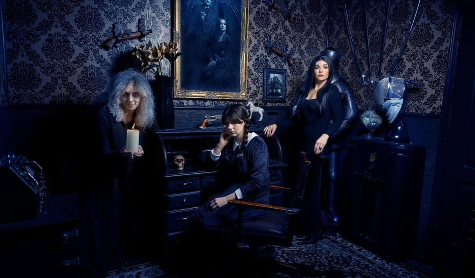Addams Mansion: Wednesday's Experiment