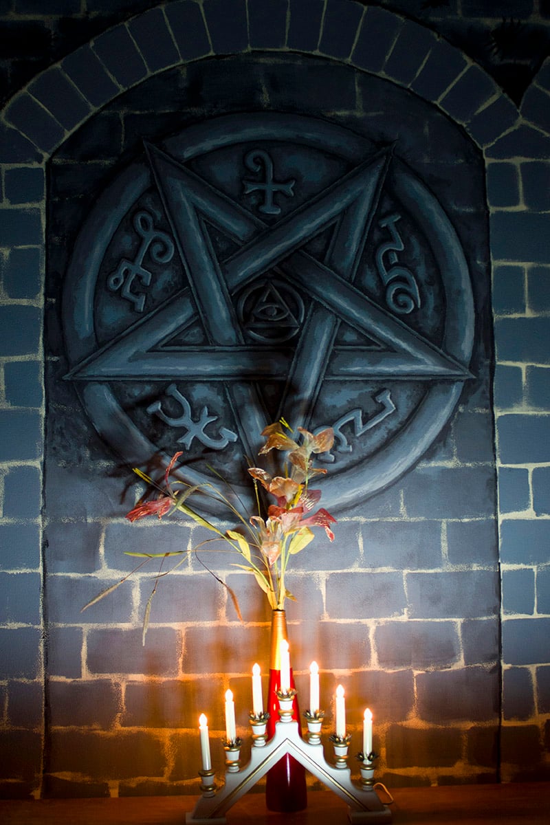 Між Двома Світами