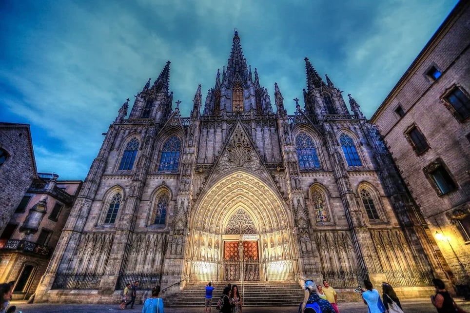 Secrets of the Ancient Barcelona [Outdoor]