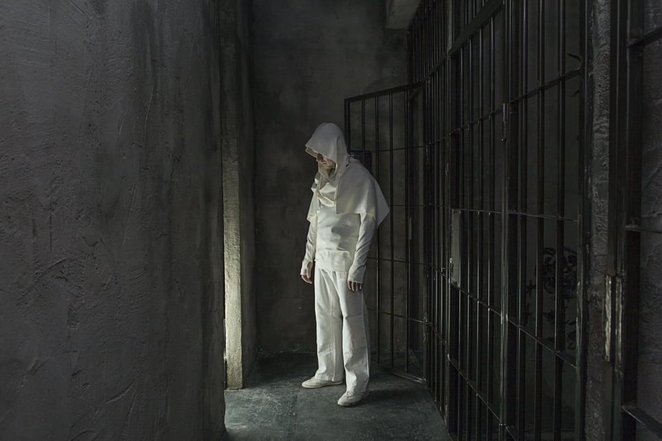 Hinter Eisernem Vorhang [Behind the Iron Curtain]