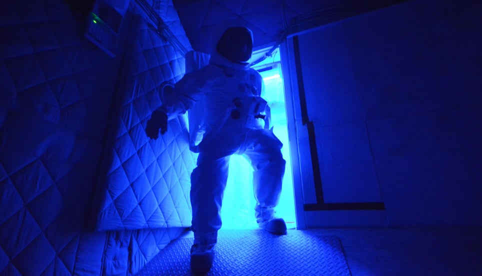 Im Orbit [In Orbit]