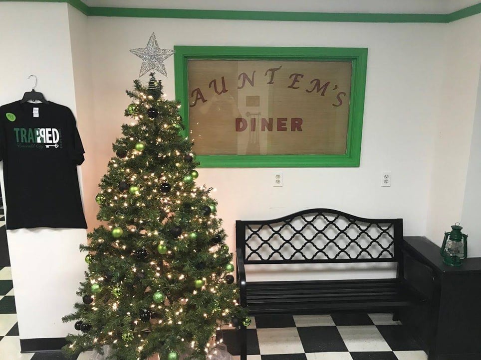 Aunt Em's Diner: Storm Warning