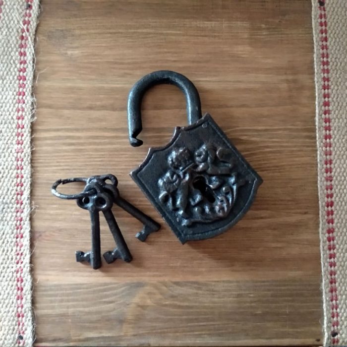 El Equipaje De La Bruja [The Witch’s Luggage]