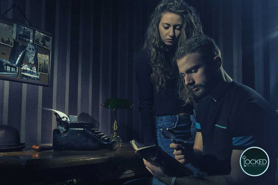 Ποιος Σκότωσε Τον Detective John Monroe [Who Killed John Monroe ?]
