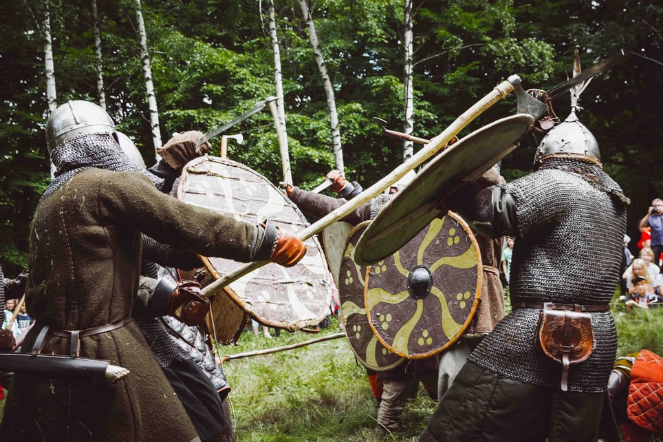 512: Chevaliers Et Enchanteurs [512: Knights And Enchanters]