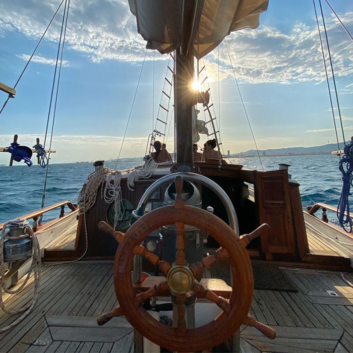 El Velero Kids [The Sailboat kids]