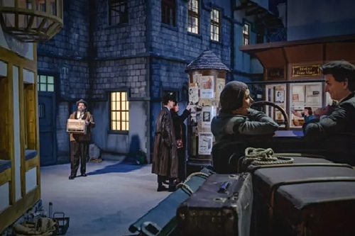 Der Nachtfalter [The Night Moth]