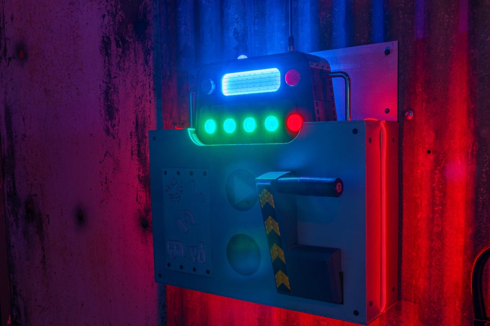 Hi-Orbit Escape Room