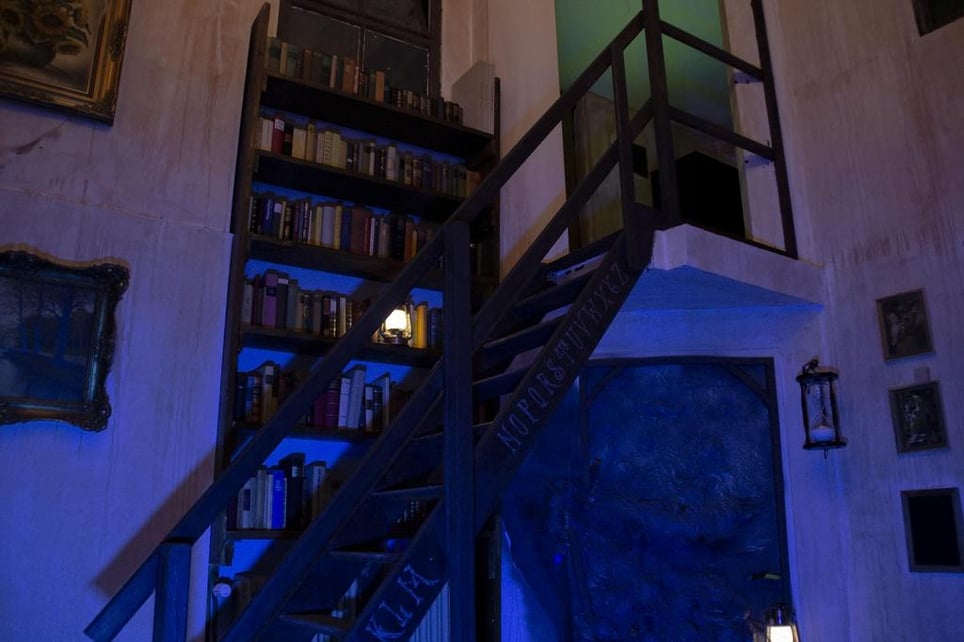 Bibliothek Der Eintausend Bücher  [Library of a Thousand Books]