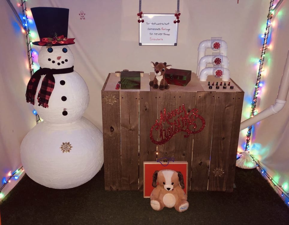 Christmas Surprise At The Cool Kids Club