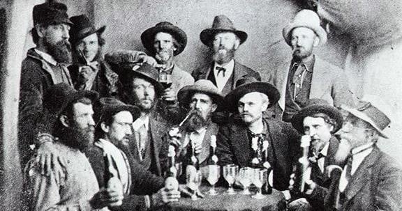 Boos and Brews Pub Crawl [Outdoor]