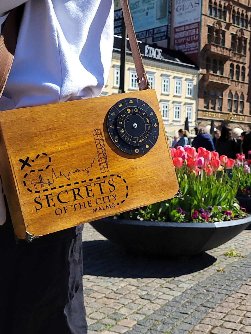 Secrets of the City [Outdoor]